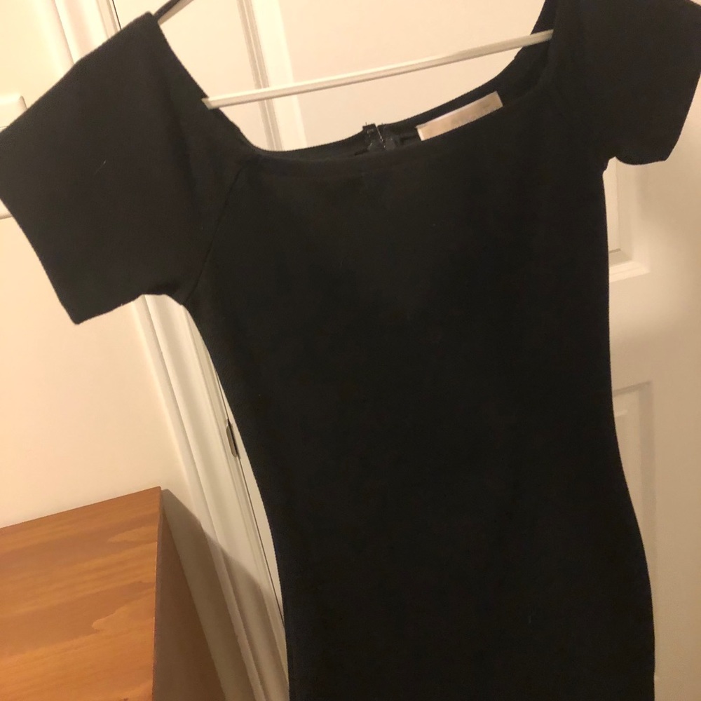 MICHAEL KORS FITTED BLACK DRESS